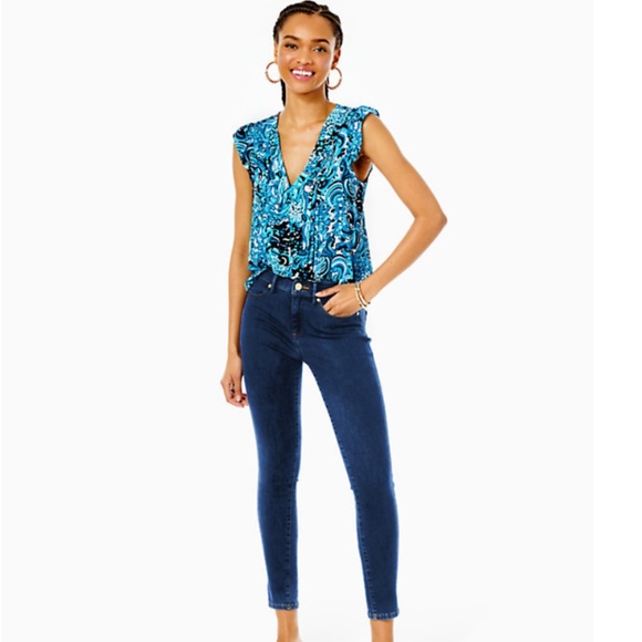 Lilly Pulitzer Top Blouse Ruffle Top Joan Small in Resort White Mermazing - Picture 2 of 12